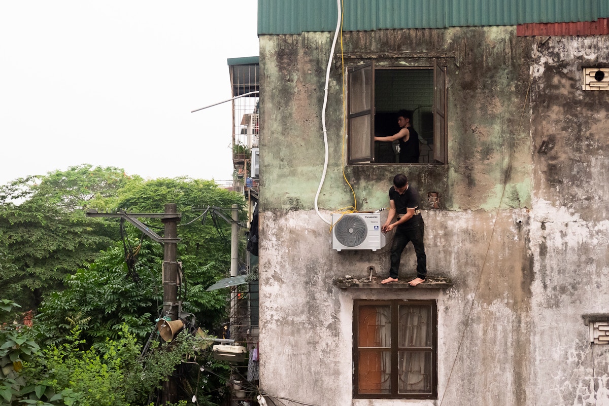as-asian-heatwaves require-burning-more-fossil-fuels,-fears-of a-slower-transition-grow