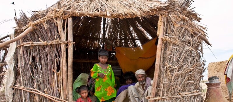 in-crisis-hit-pakistan,-rogue-loan-apps-add-to-financial-pain in-crisis-hit-pakistan,-rogue-loan-apps-add-to-financial-pain
