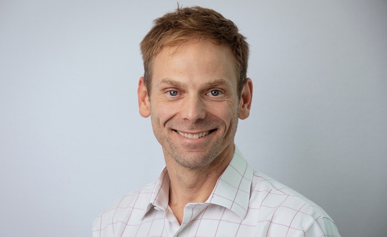 how-a-one-time-actor-went-from-playing-david-bowie-to-advancing-evs-at-dnv