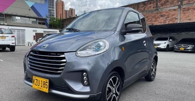 3-brave-people-pushing-the-limits-of-their-tiny-evs