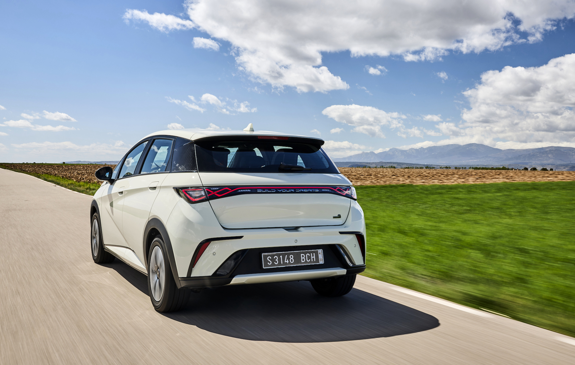 byd-dolphin-looks-set-to-make-big-splash-in-uk,-australia,-&-new-zealand