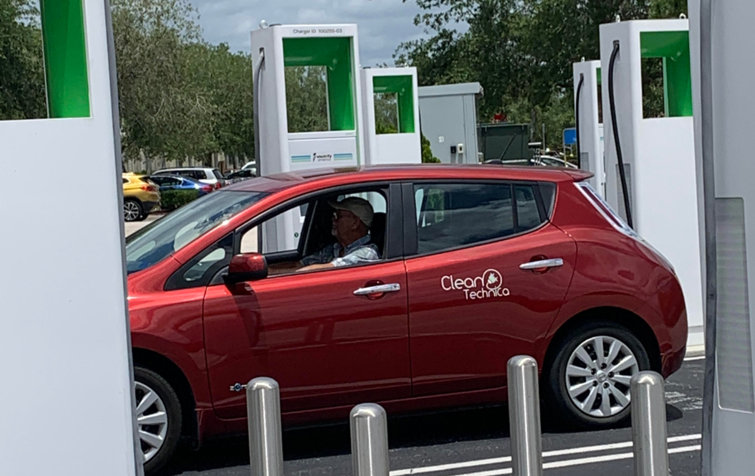 hotels:-it’s-time-to-start-offering-ev-charging-for-guests
