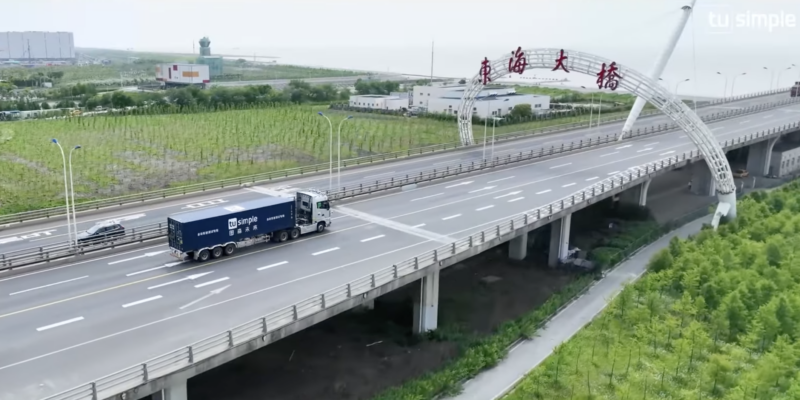 self-driving-truck-company-completes-successful-road-test-in-china