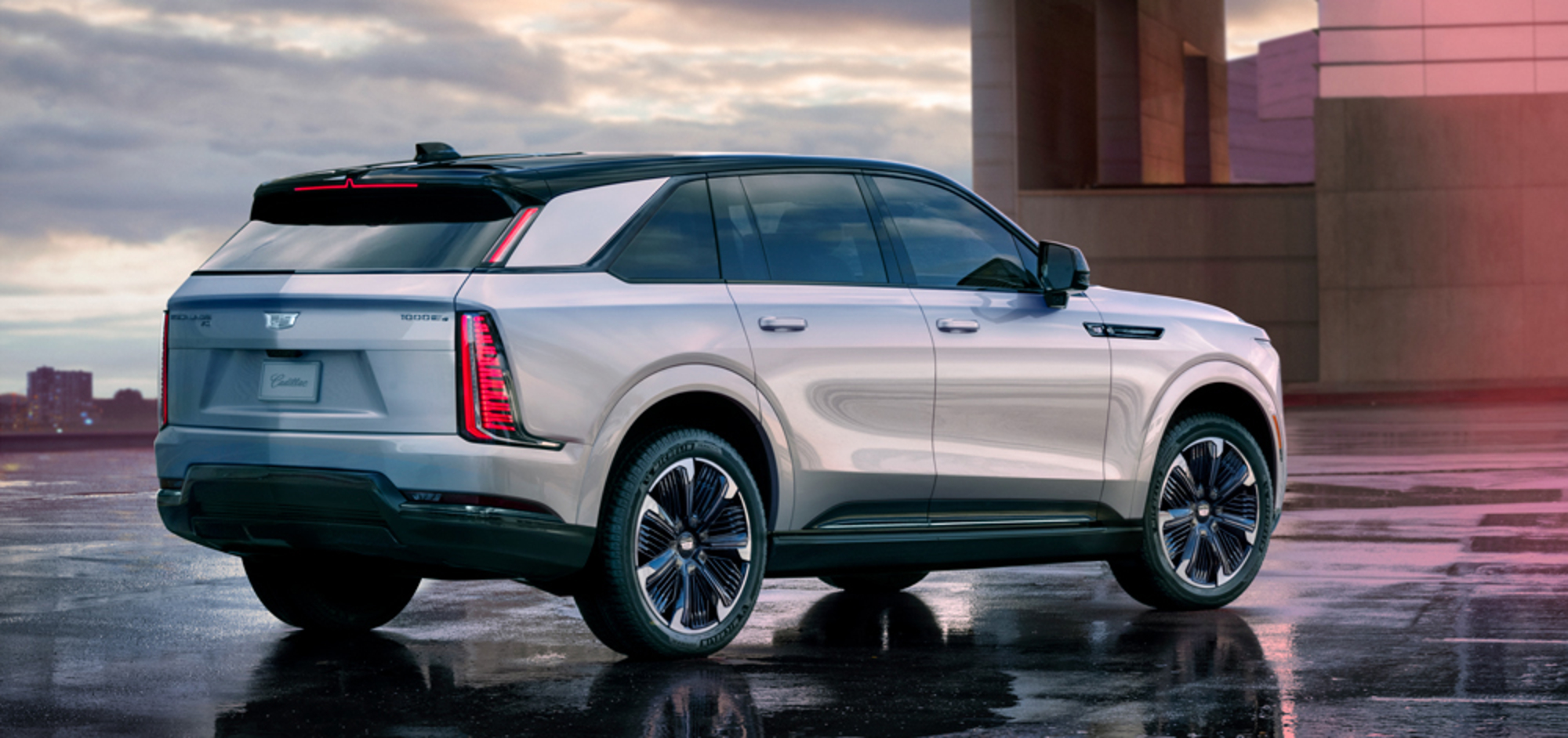 cadillac-reveals-the-escalade-iq-7-passenger-electric-suv-with-450-mile-range
