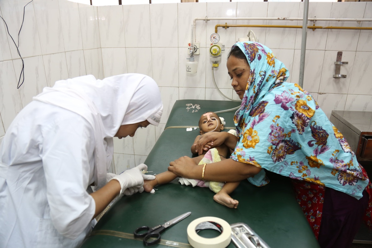 as-dengue-cases-break-records,-bangladesh-struggles-to-cope