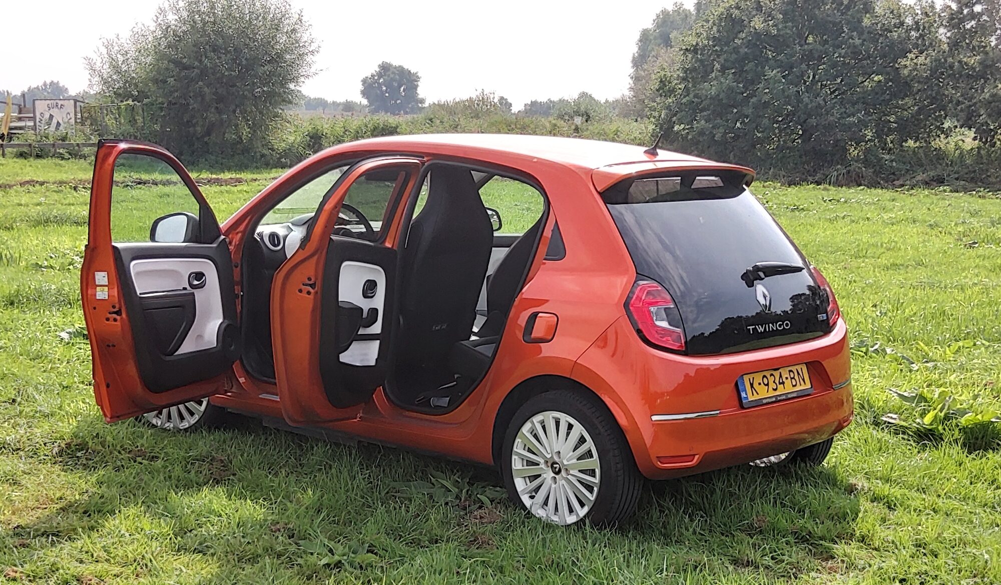 e100/month-electric-cars-in-france-next-week