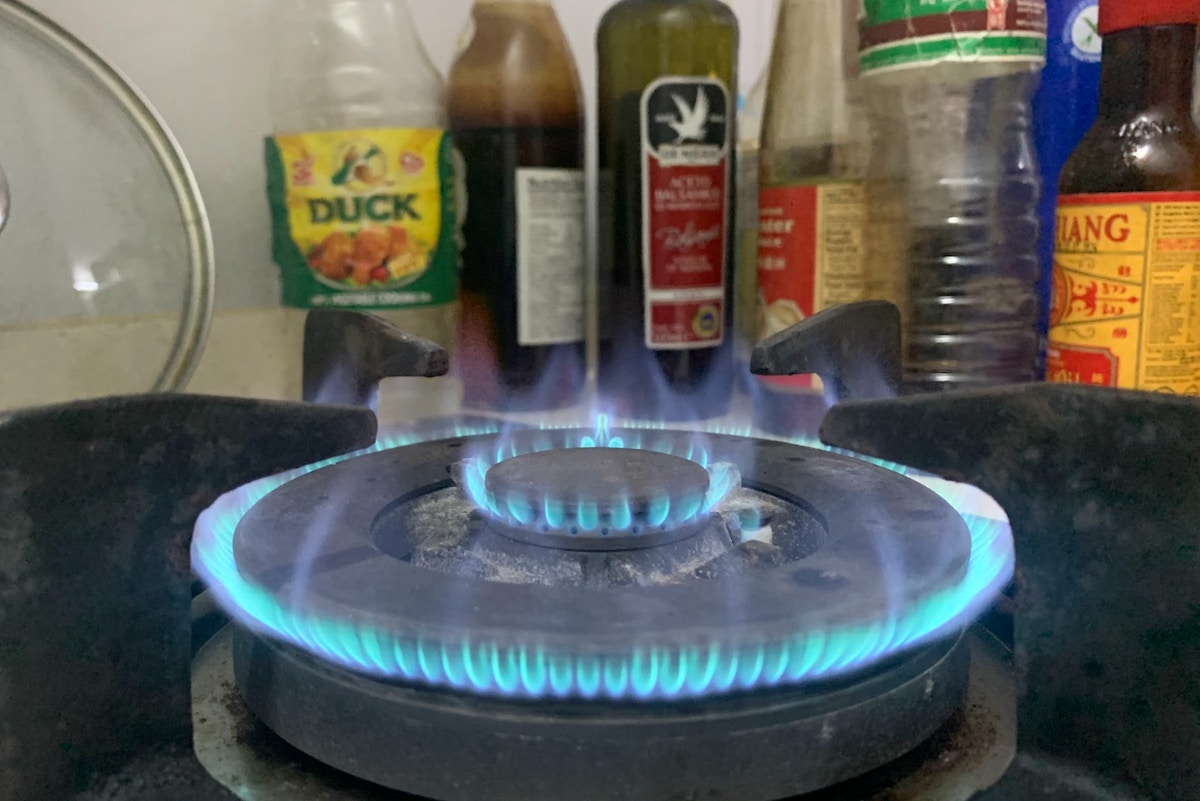 singapore-nudges-phaseout-of-gas-cookers-in-new-buildings
