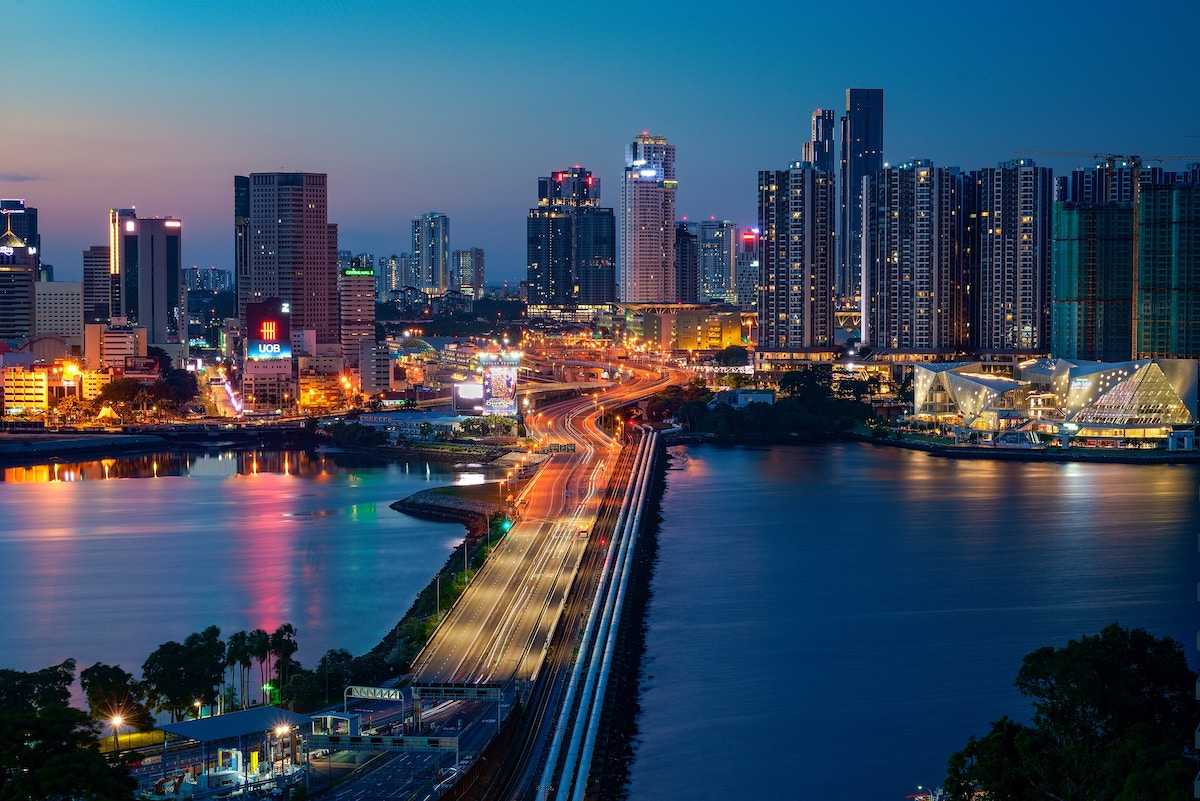 fast-growing-johor-eyes-singapore-power-trade,-electric-vehicle-opportunities-in-green-economy-drive