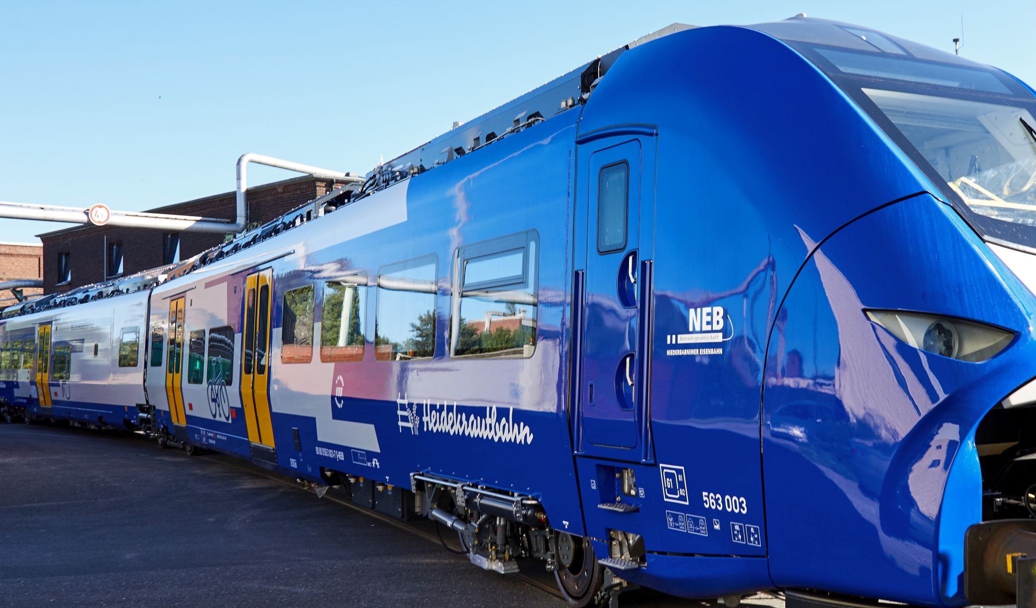 more-diesel-killing-hydrogen-fuel-cell-electric-trains-heading-for-germany,-plus-india-piles-on