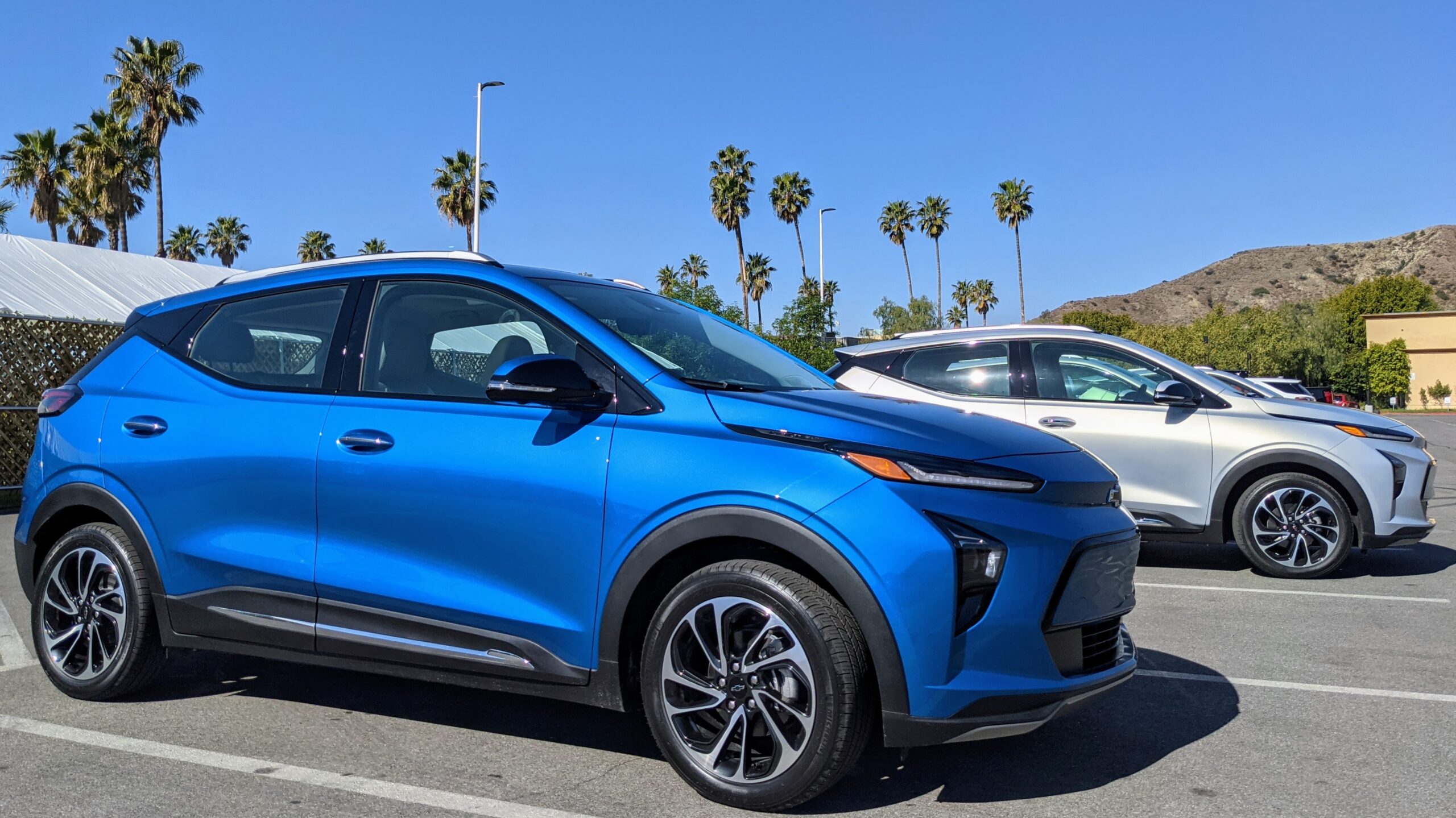gm-inches-out-ford-in-ev-sales-in-2023-—-charts