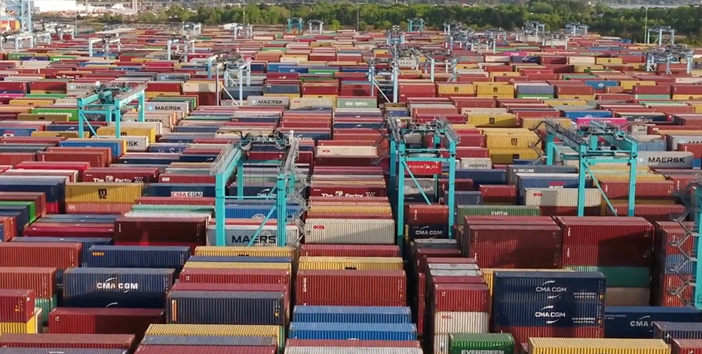 major-us-shipping-port-gets-100%-clean-energy,-but-it’s-complicated