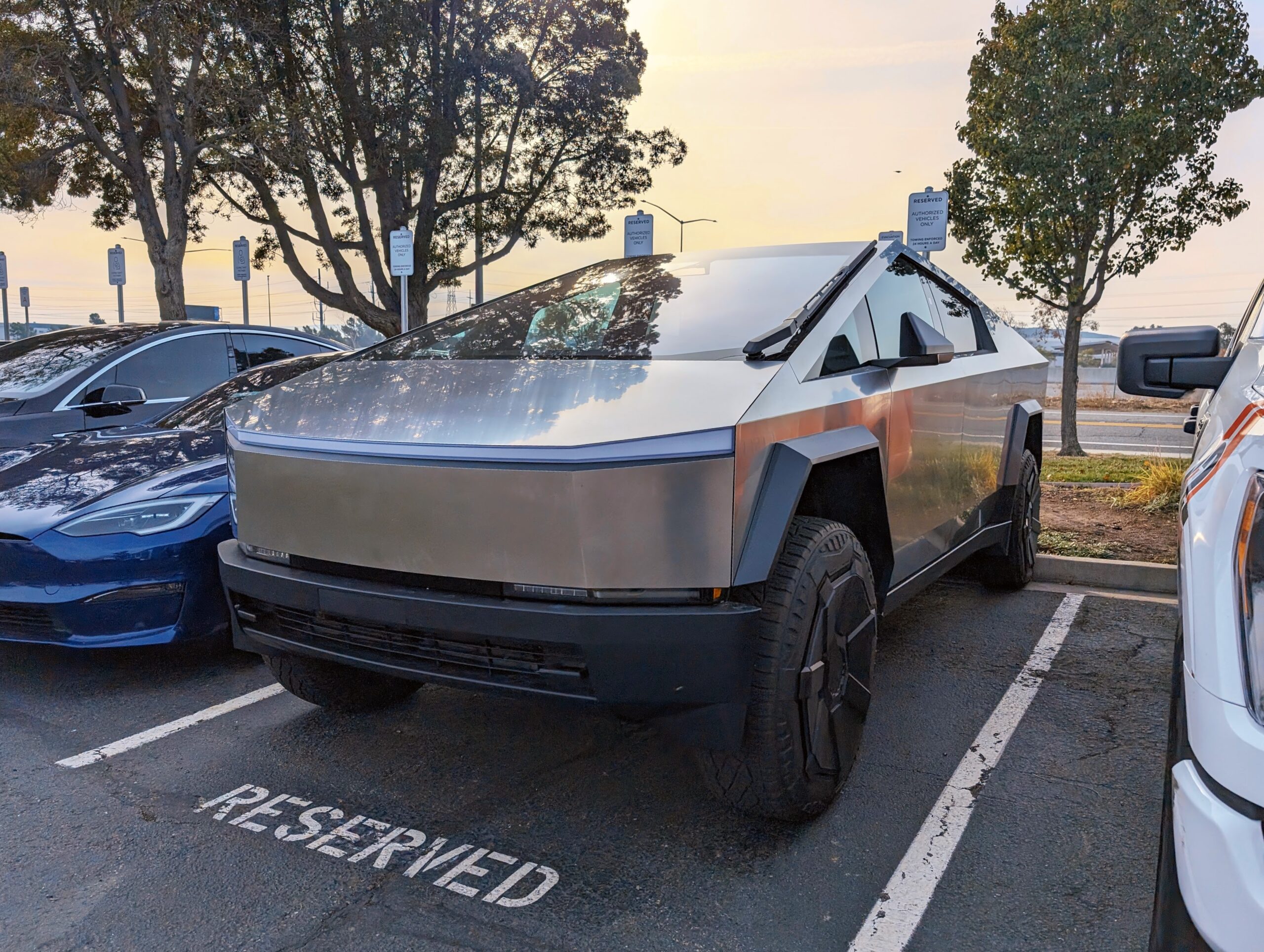 can-tesla-cybertruck-reach-400,000-sales-a-year?