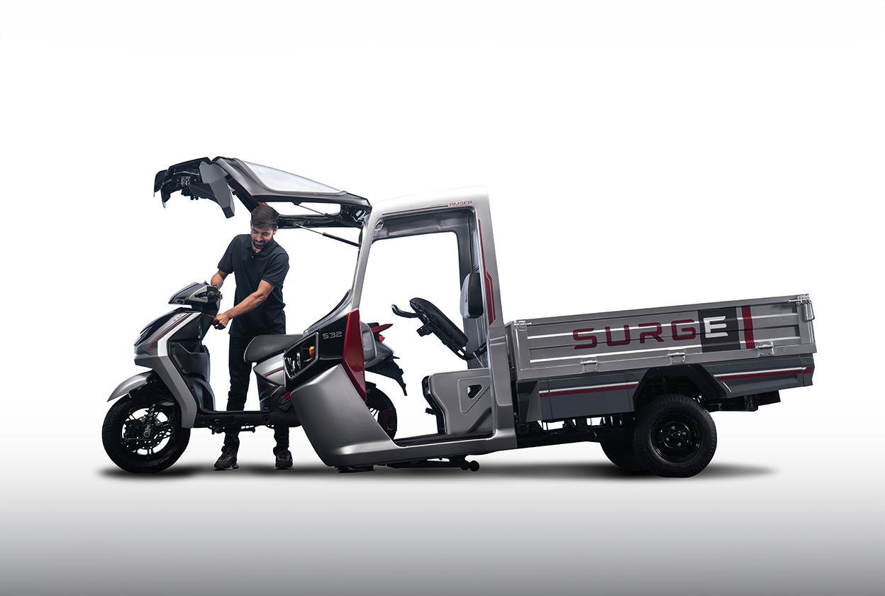the-surge-s32-can-switch-from-being-an-electric-3-wheeler-to-an-e-scooter-in-minutes