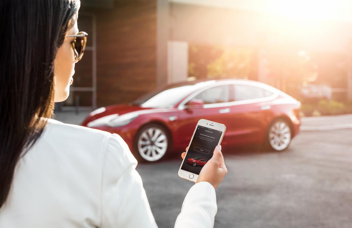 tesla-enhances-phone-key-functionality-with-ultra-wideband-in-latest-update
