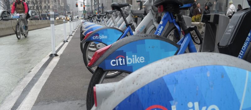 this-debit-card-offers-cash-back-for-sustainable-purchases,-including-electric-rides