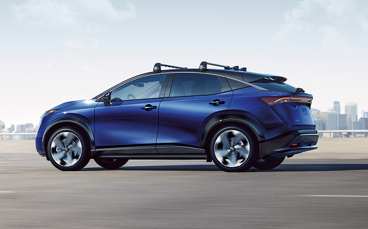 nissan-ariya-gets-big-price-cut-—-competitive-with-tesla-model-y-now?