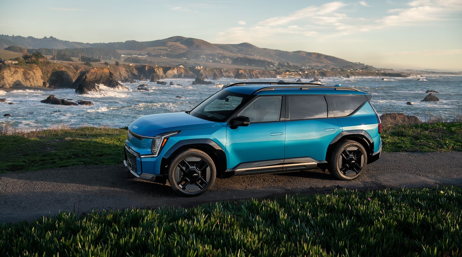 kia-ev9-named-supreme-winner-of-the-2024-women’s-worldwide-car-of-the-year