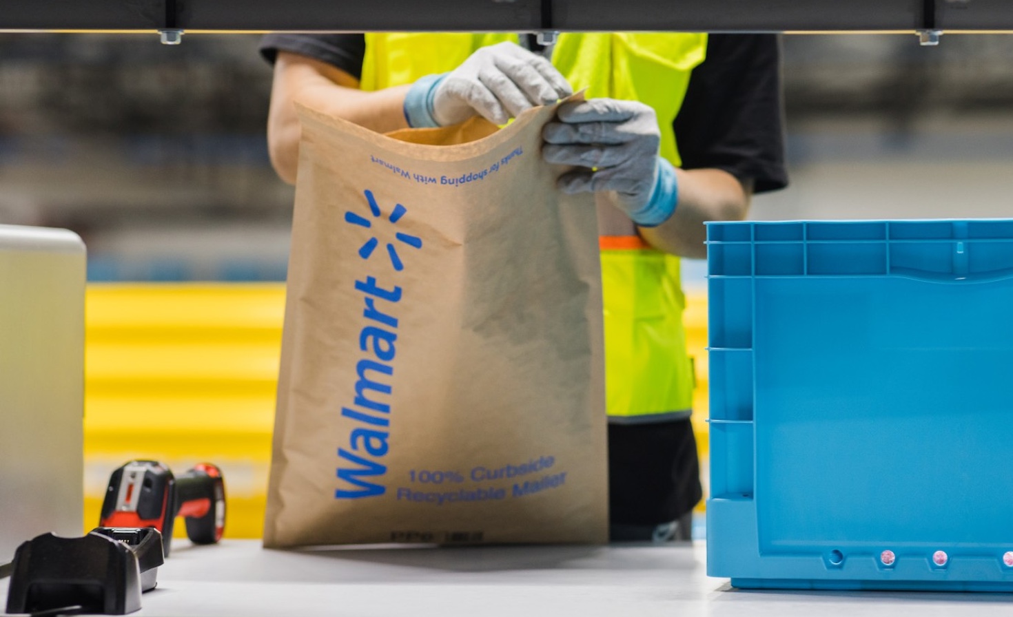 walmart-replaces-plastic-e-commerce-envelopes-with-recyclable-paper