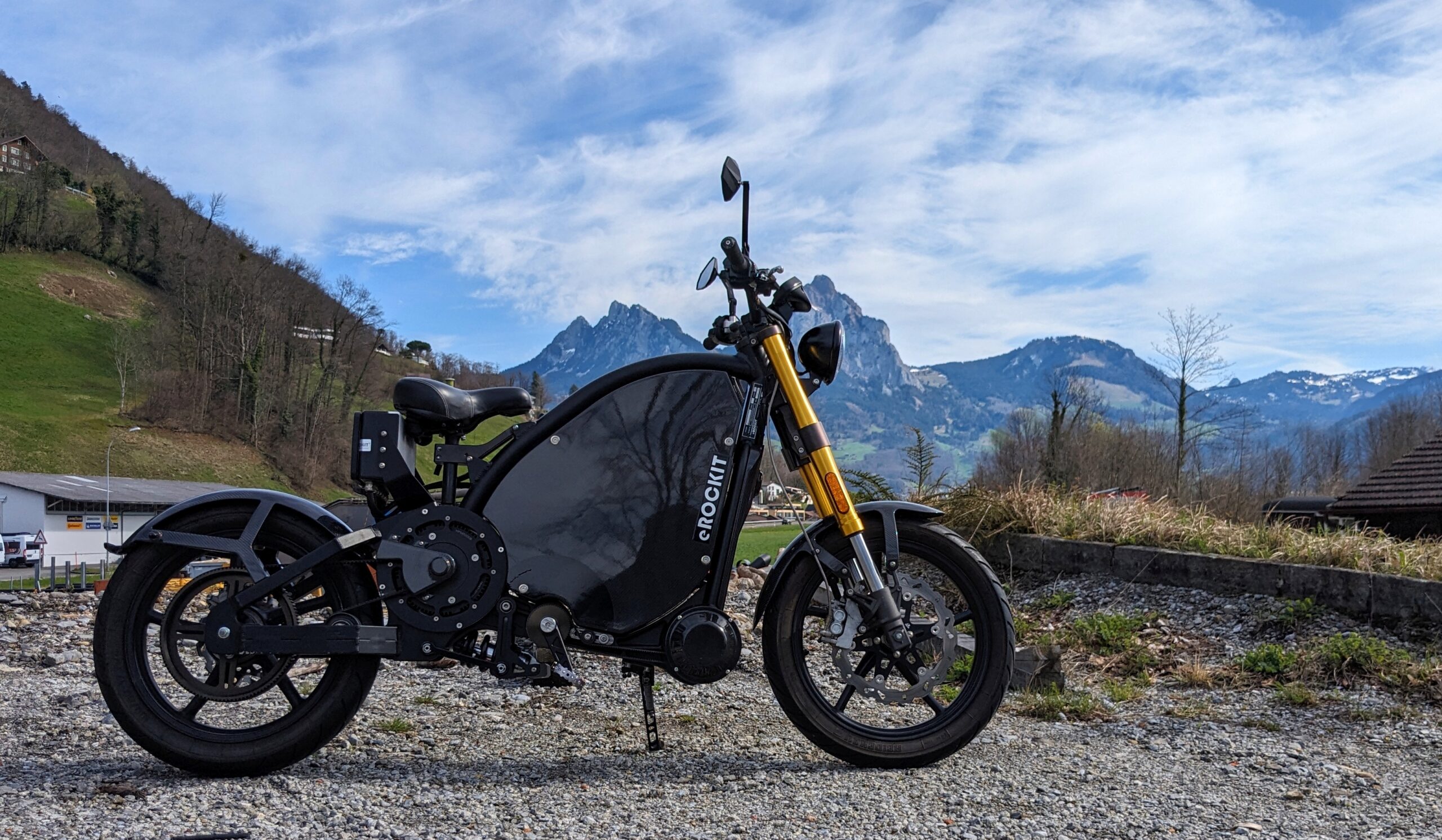 the-62mph-erockit-“human-hybrid”-electric-motorcycle-is-pedal-operated