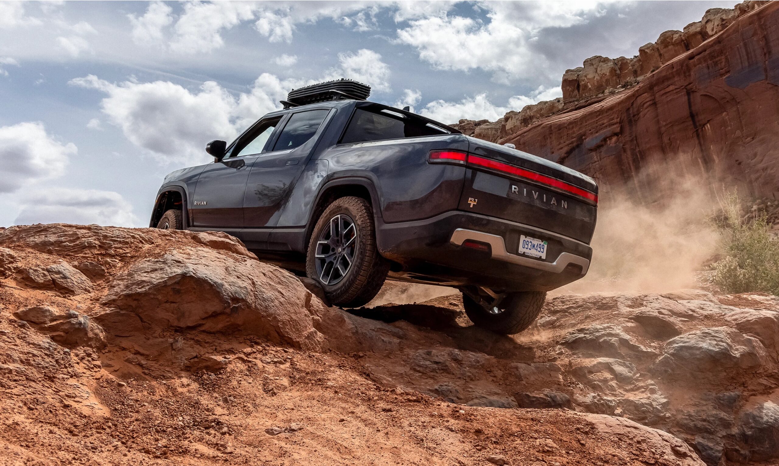 act-now-to-win-a-rivian-r1s-or-r1t-in-illinois-solar’s-charity-fundraiser-raffle