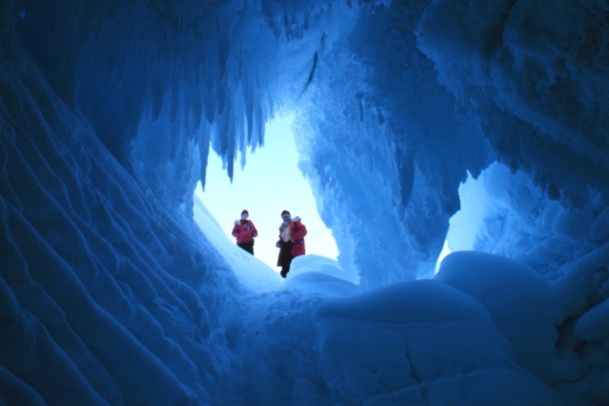 antarctic-sea-ice-‘behaving-strangely’-as-arctic-reaches-‘below-average’-winter-peak