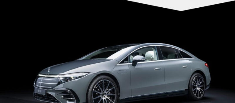 mercedes-tweaks-the-eqs-by-adding-a-larger-battery-&-a-star-on-the-hood