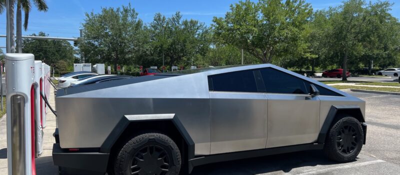 tesla-cybertruck-might-already-be-passing-ford-f-150-lightning-&-rivian-r1t-—-truck-wars-over?