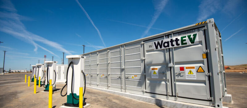 california-home-to-two-zev-firsts:-nation’s-first-solar-powered-ev-truck-stop,-world’s-largest-amazon-ev-truck-fleet