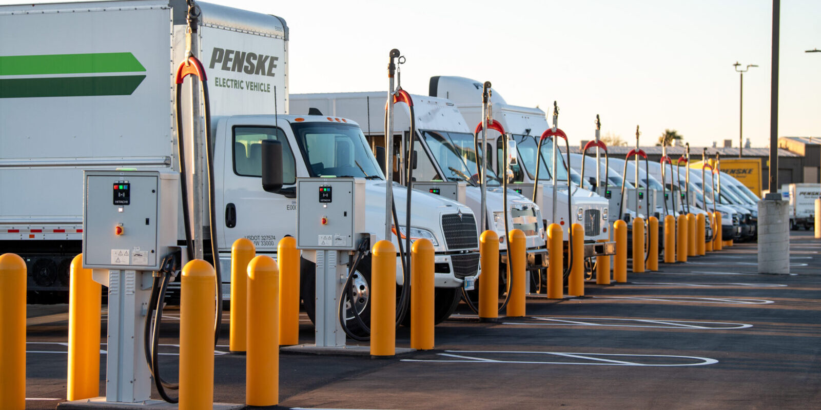 penske-joins-powering-america’s-commercial-transportation-(pact)-as-charter-member