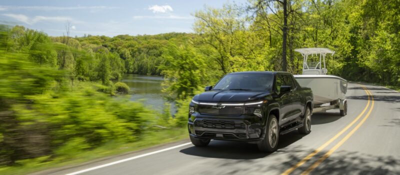 chevrolet-is-releasing-silverado-ev-rst-soon,-the-first-legacy-electric-pickup-designed-from-scratch-to-be-an-ev