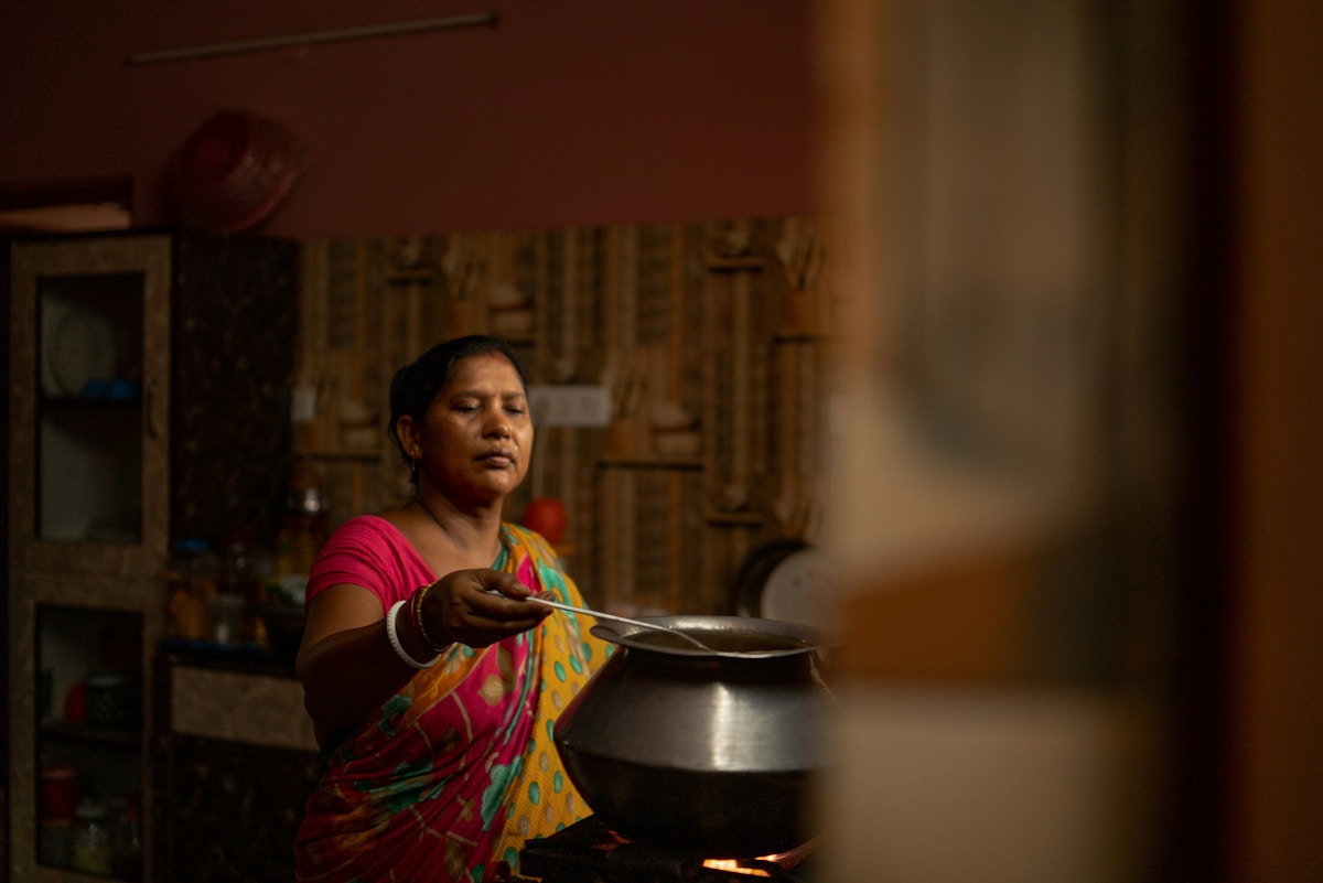 clean-cooking:-what-new-global-pledge-means-for-climate,-nature-and-gender-goals