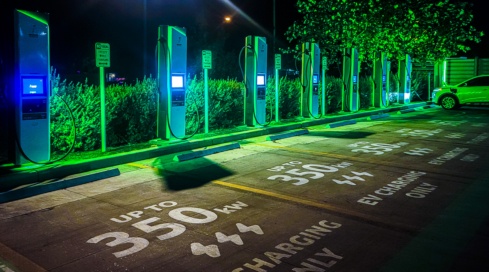 what-ev-drivers-want-from-charging-stations-is-similar-to-what-we-want-at-home