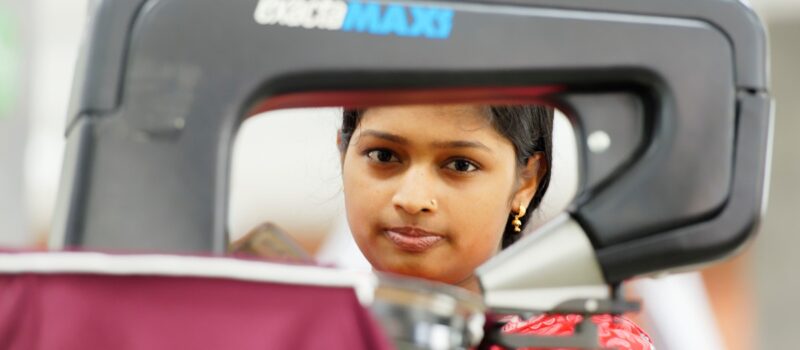 bangladeshi-garment-workers-fall-ill-as-temperatures-soar