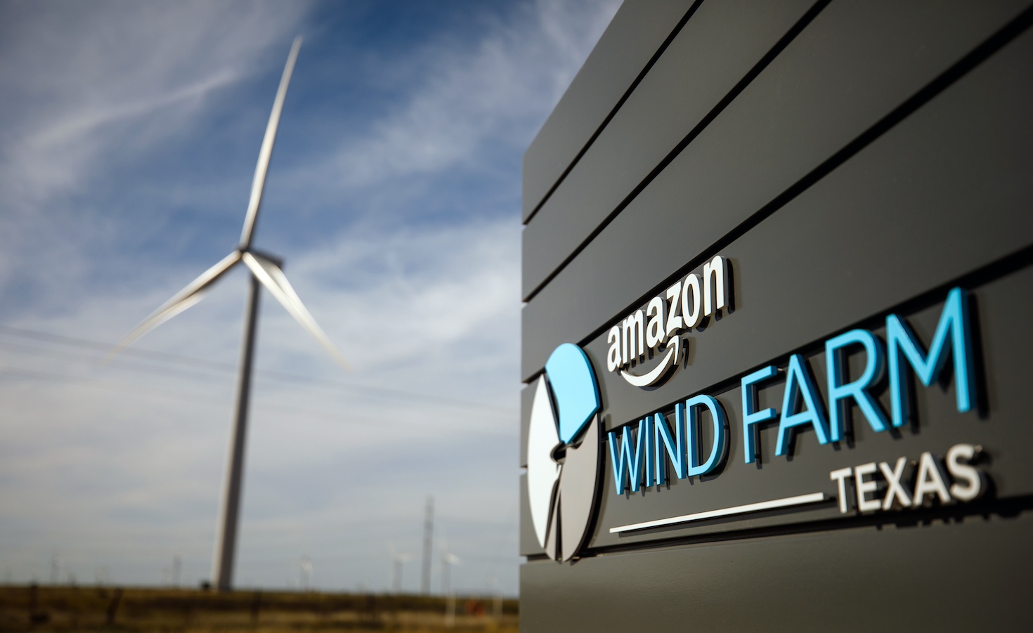 amazon-cut-emissions-3%-in-2023,-enabled-by-renewable-energy-purchases