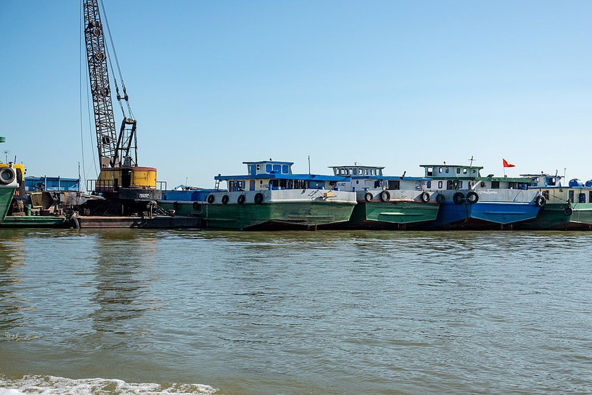 sand-mining-worsens-mekong’s-saltwater-problem