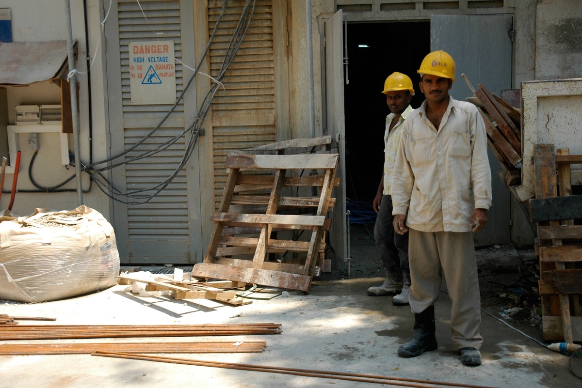 india’s-hard-to-abate-sectors-fall-short-of-renewable-energy-goals:-study