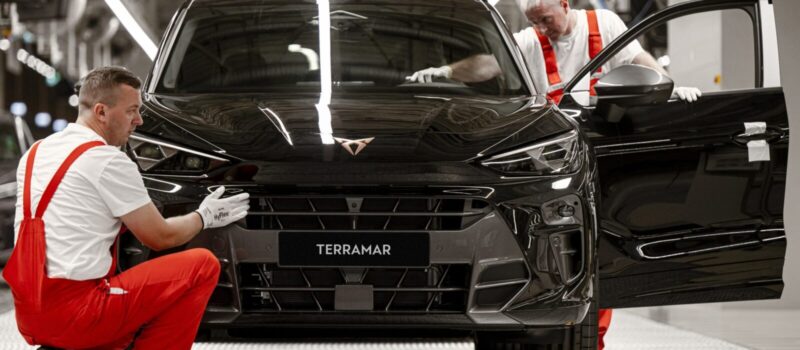 ev-&-cleantech-round-up-—-more-battery-recycling,-man-accelerates-charging,-wind-advances,-&-millions-for-volvo-renewable-renovation